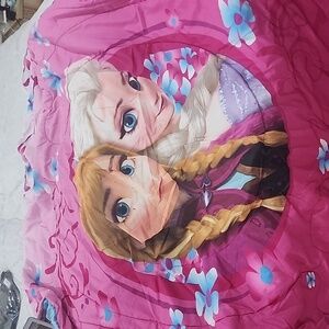 Twin size frozen Elsa & Anna double sided comforter very good condition
